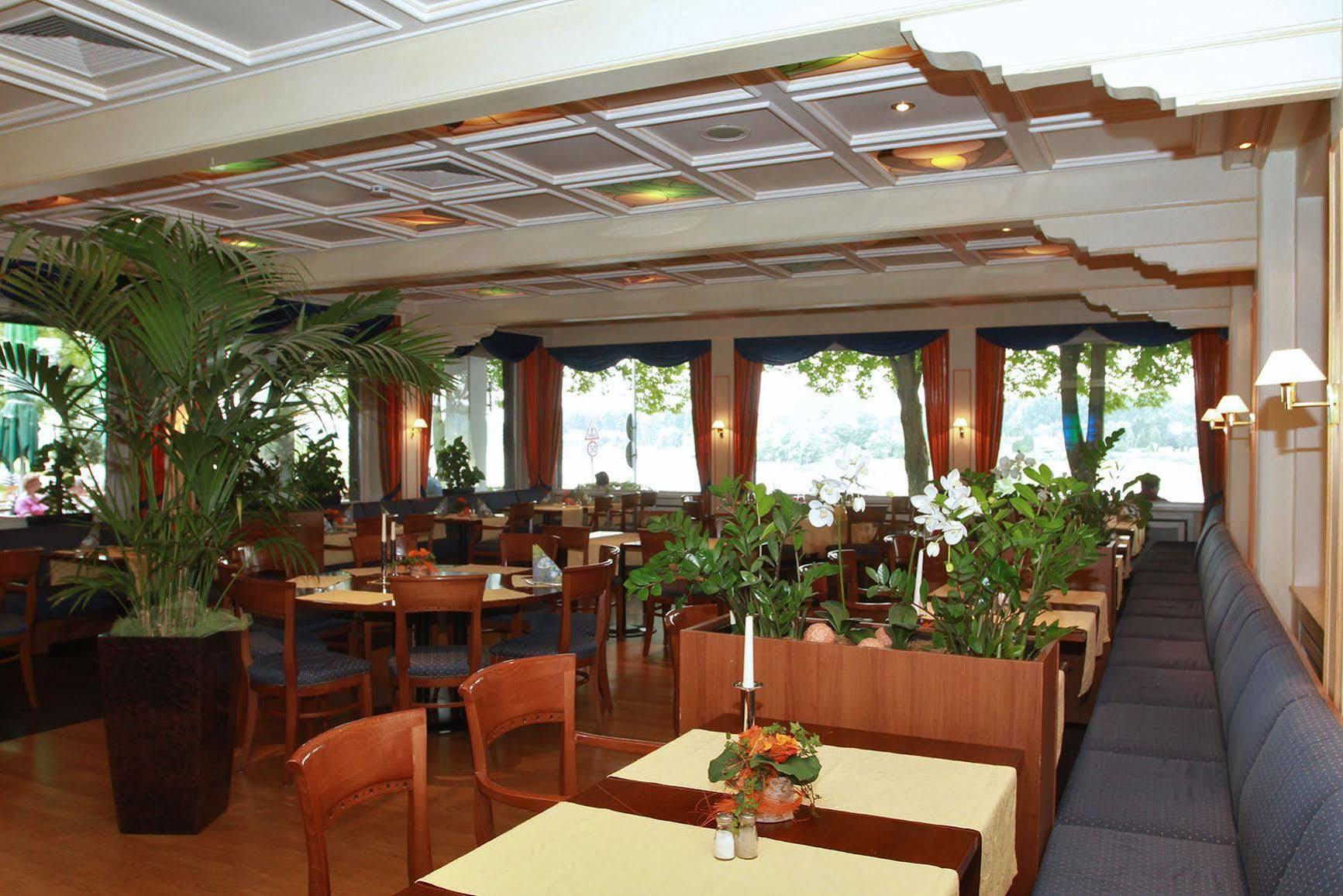 Hotel Rheinterrasse Benrath Düsseldorf Esterno foto